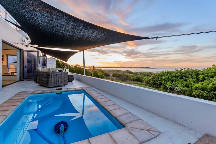 5 Bedroom Property for Sale in Golden Mile Western Cape